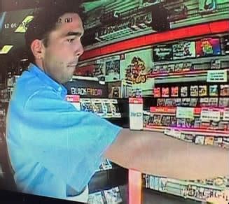 Austin police look for suspect in south Austin GameStop robbery